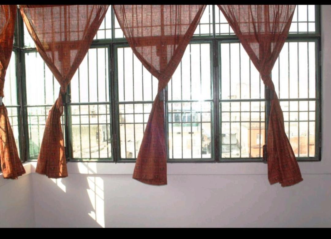 ורנאסי Monalisa Hostel מראה חיצוני תמונה