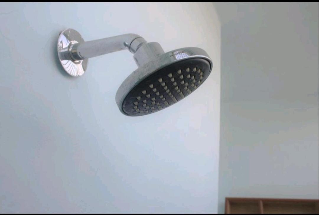 ורנאסי Monalisa Hostel מראה חיצוני תמונה
