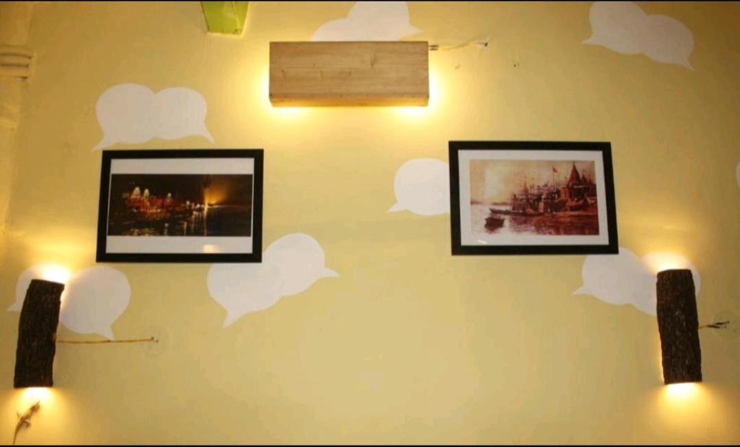 ורנאסי Monalisa Hostel מראה חיצוני תמונה